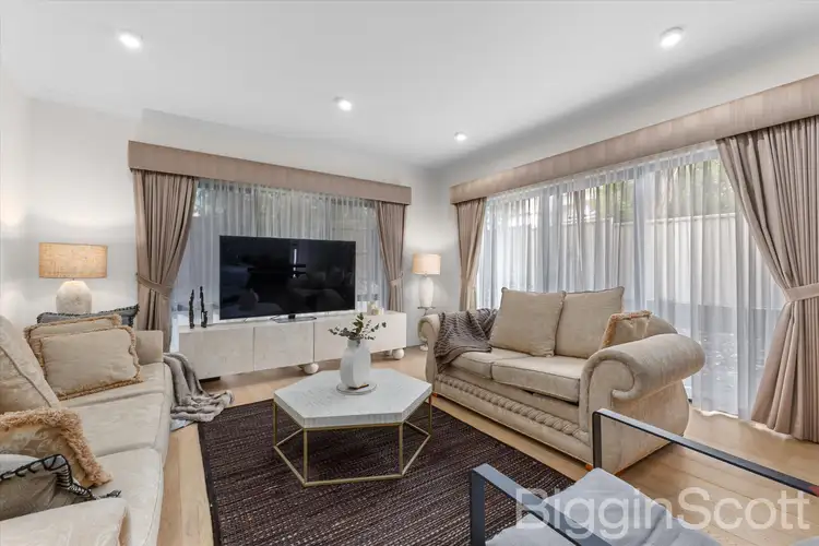 8/17 Forster Road, Mount Waverley VIC 3149