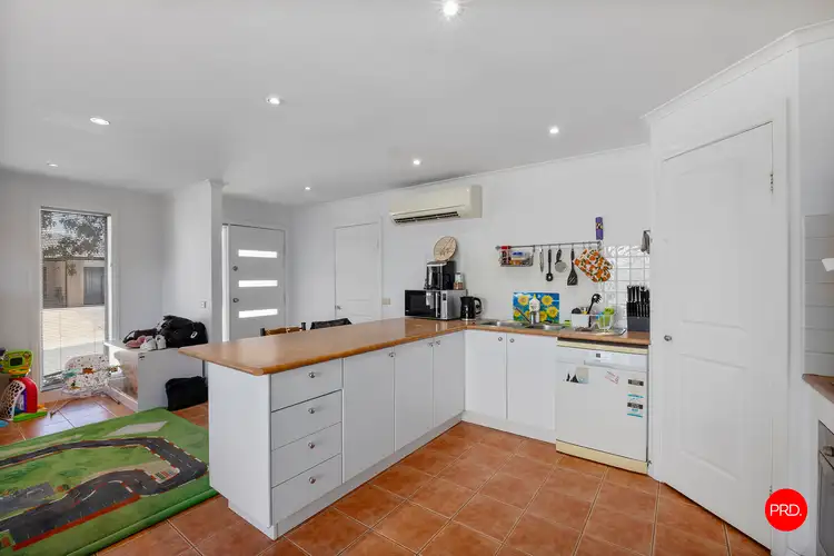 Fifth view of Homely house listing, 8 Lincoln Place, East Bendigo VIC 3550