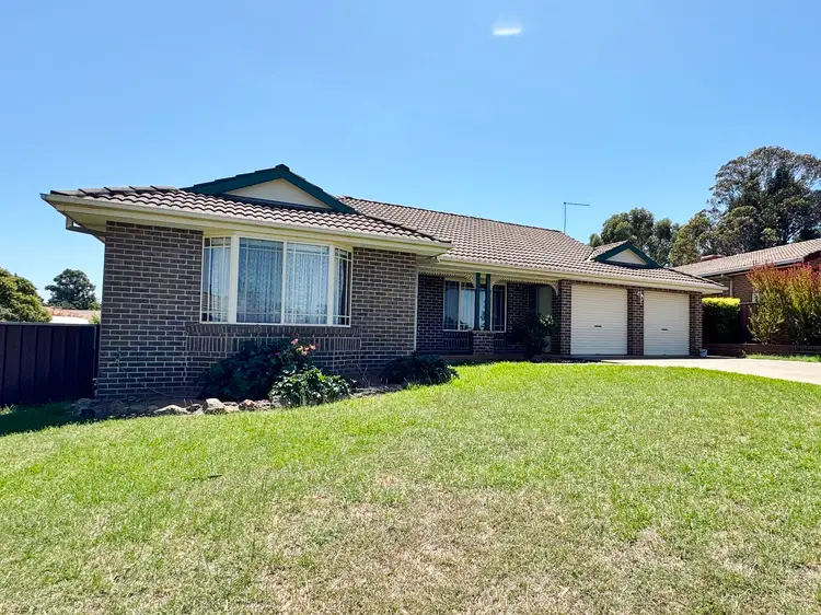 4 Martin Court, Young NSW 2594