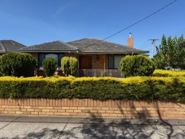 10 Leslie Street