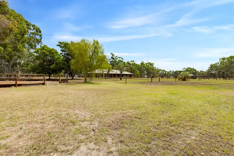 180 Country Drive, Oakford WA 6121