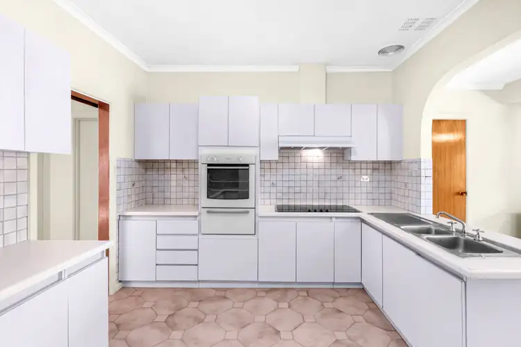 Fifth view of Homely house listing, 10 Edinburgh Street, Box Hill South VIC 3128