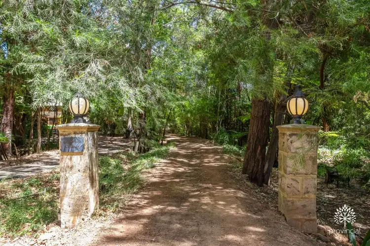 25 Glen Road, Lesmurdie WA 6076