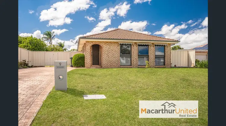 9 Wintaroo Crescent, St Helens Park NSW 2560