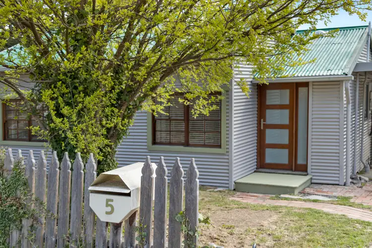 5 Mulga Street, Captains Flat NSW 2623