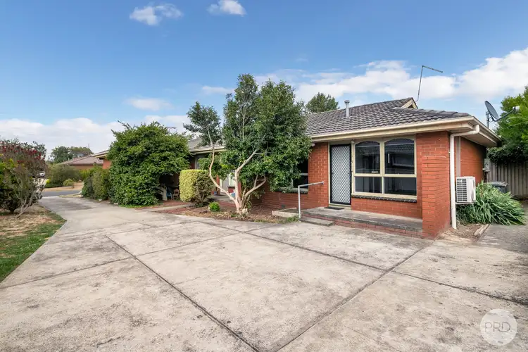 3/10 John Street, Wendouree VIC 3355