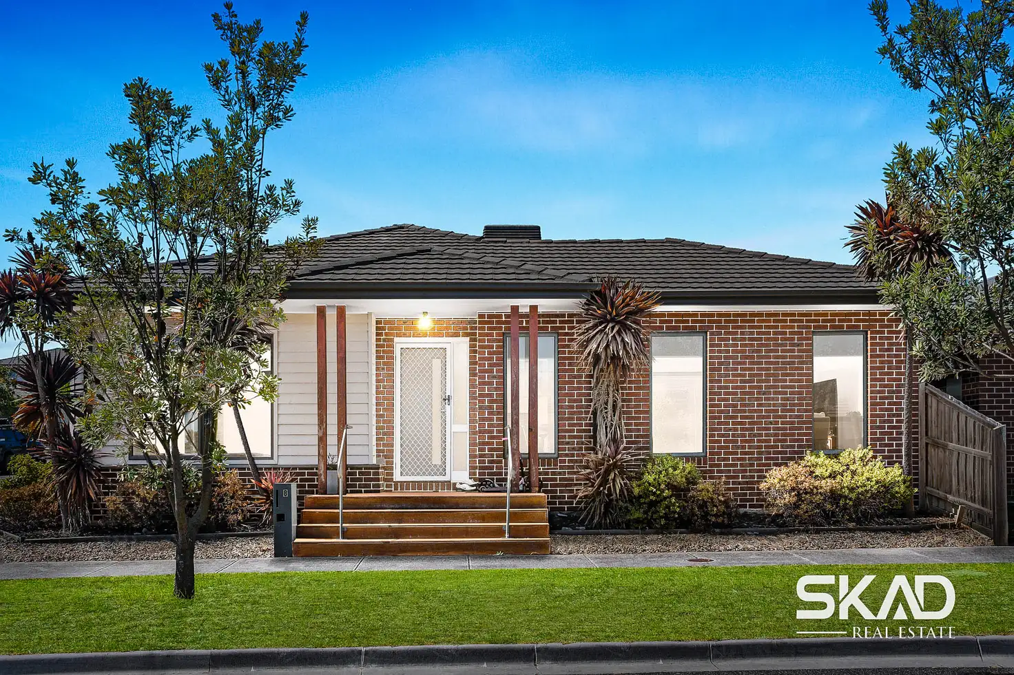 Main view of Homely house listing, 8 Gyrfalcon Way, Doreen VIC 3754
