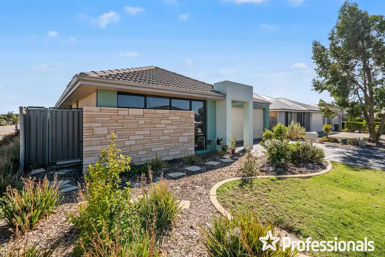 17 Dutton Gardens