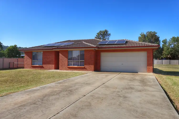 4 Radnor Street, Canowindra NSW 2804
