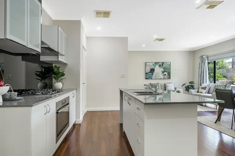 27 Annie Street