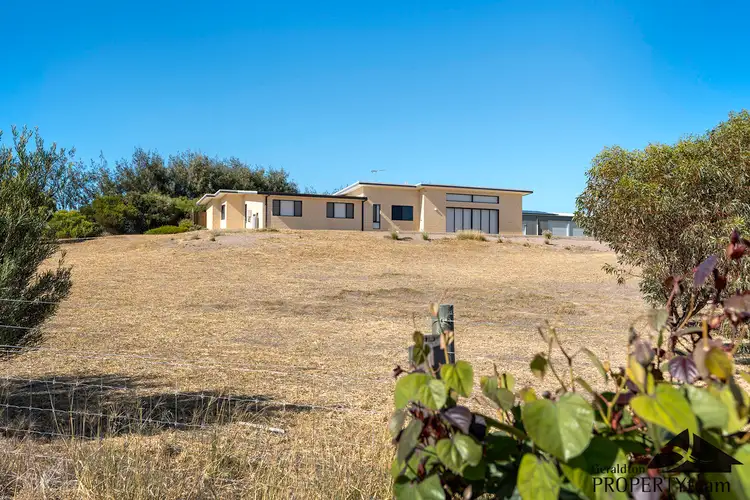 19 African Reef Boulevard, Greenough WA 6532