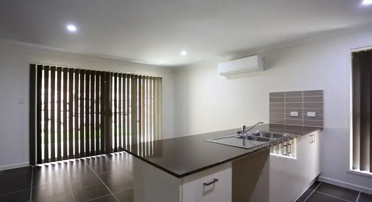 35 Woodrose Circuit, Pimpama QLD 4209
