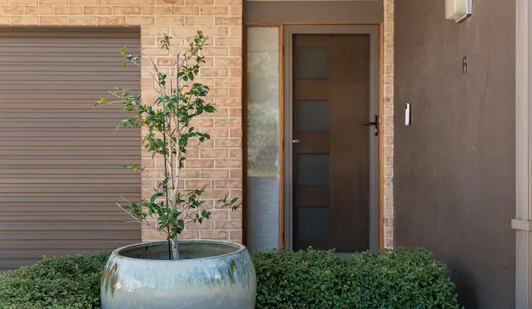 11 Mathieson Crescent