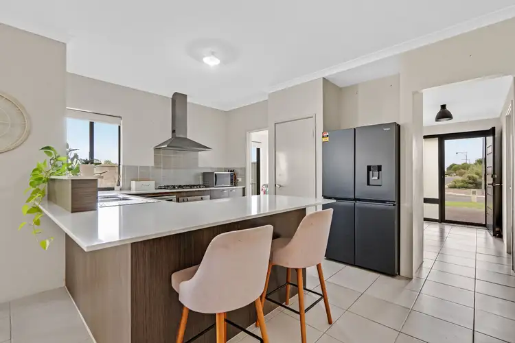 4b Hatfield Way