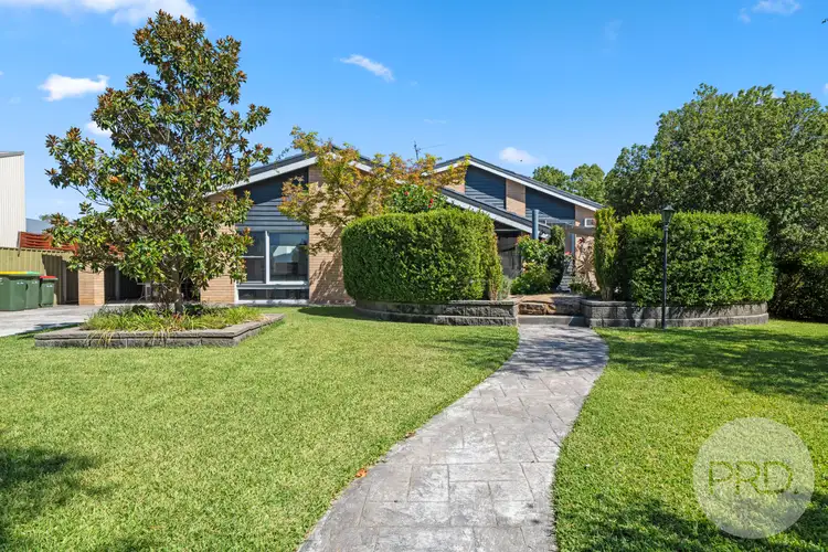 16 Dalkeith Avenue, Lake Albert NSW 2650