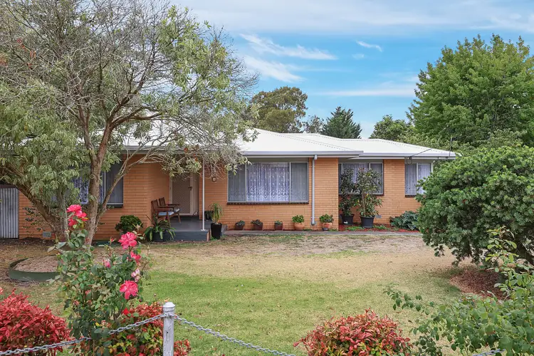 8 McArthur Street