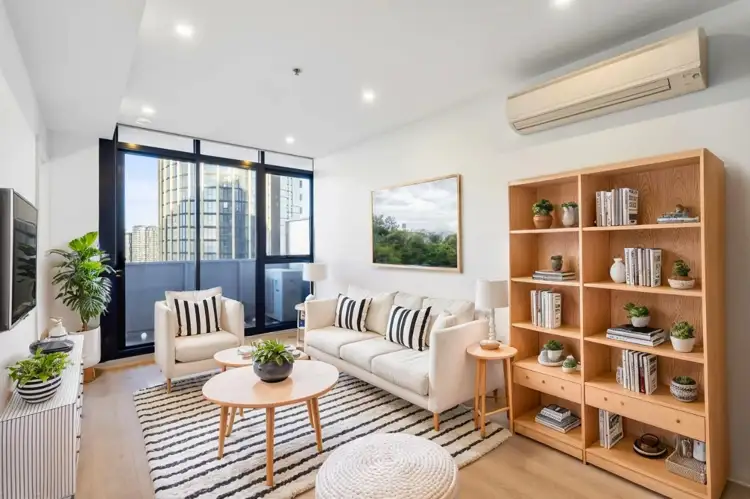 2403/109 Clarendon Street, Southbank VIC 3006