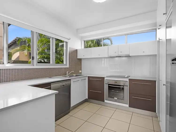 Fifth view of Homely townhouse listing, 51/136 PULGUL STREET, Urangan QLD 4655