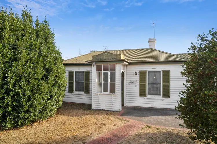 24 Donnithorne Street, Kyneton VIC 3444