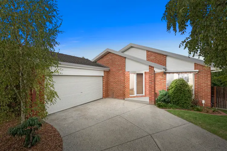17 Woodside Drive, Rowville VIC 3178