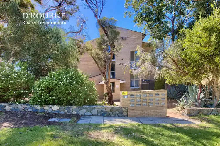 2/84 Stanley Street, Scarborough WA 6019