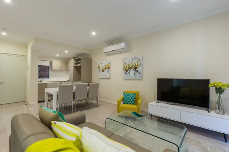 2/138 Morrison Road