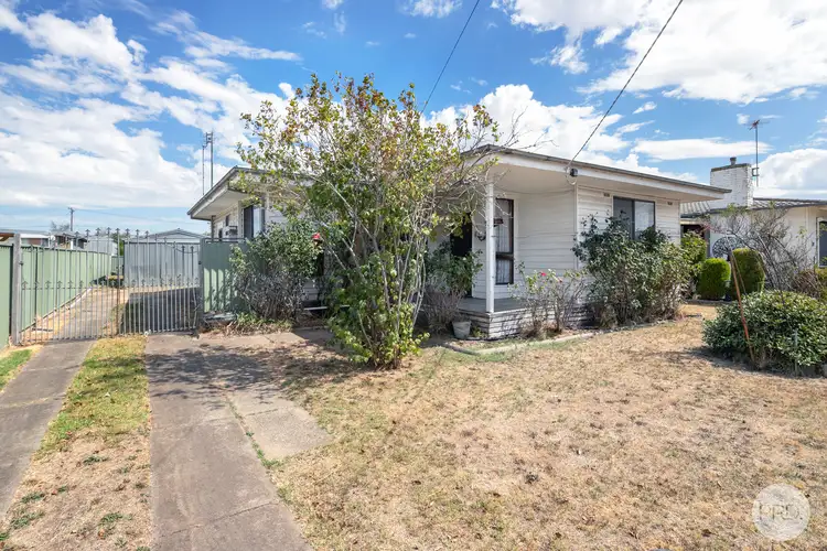 35 Wattle Avenue, Wendouree VIC 3355