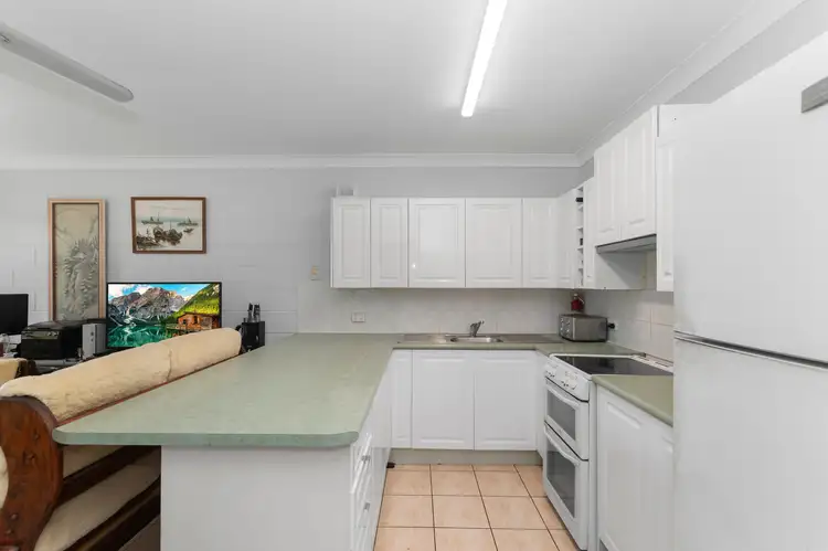 Fourth view of Homely unit listing, 4/14-20 Nix Street, West End QLD 4810