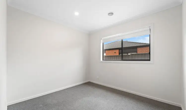 Fifth view of Homely house listing, 3 Stevenage Drive, Strathtulloh VIC 3338