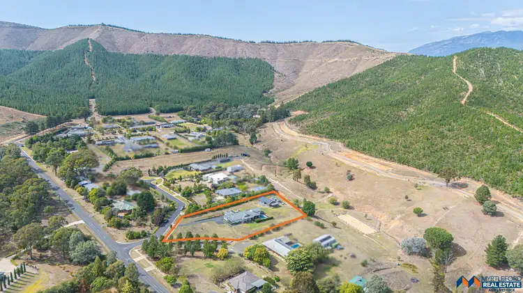Fourth view of Homely house listing, 2 Lucknow Court, Myrtleford VIC 3737
