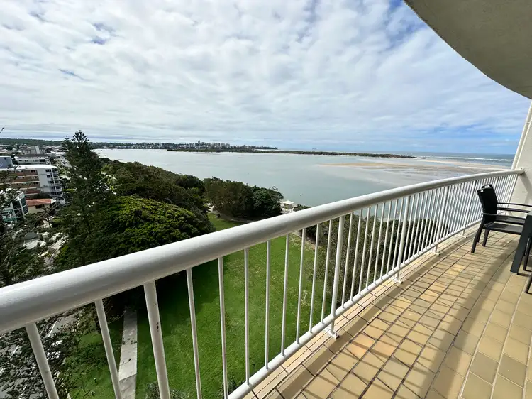 49 Landsborough Pde