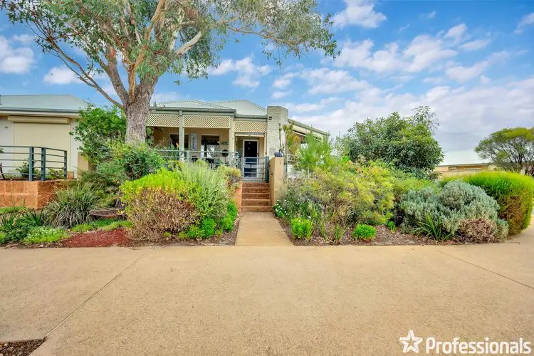 18 Regatta Boulevard