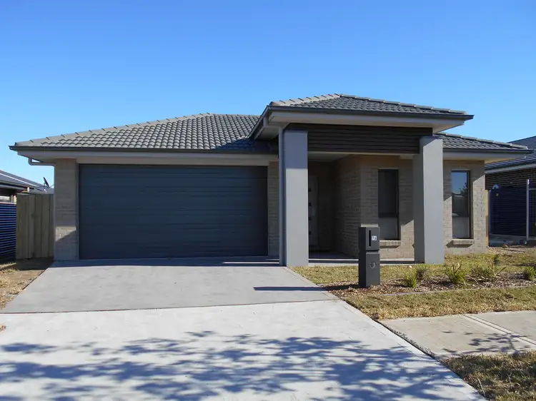 76 Nicholson Parade