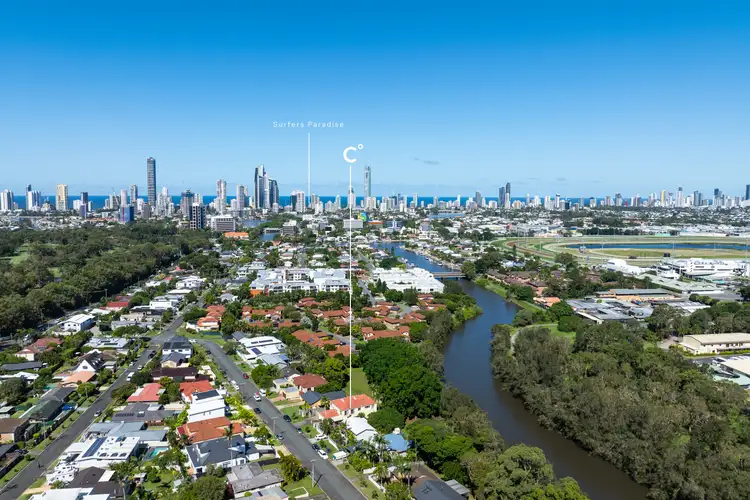 2/19 Poinciana Crescent, Bundall QLD 4217