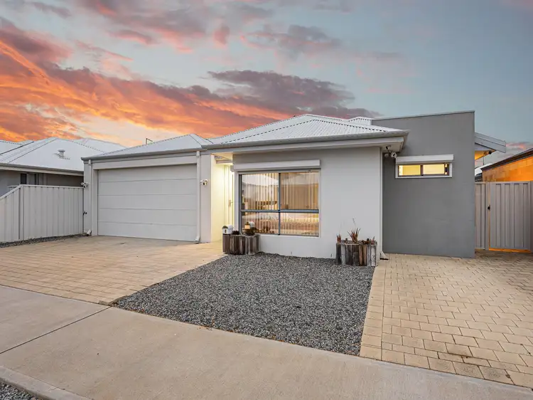 8 Dusky Court, Lake Coogee WA 6166