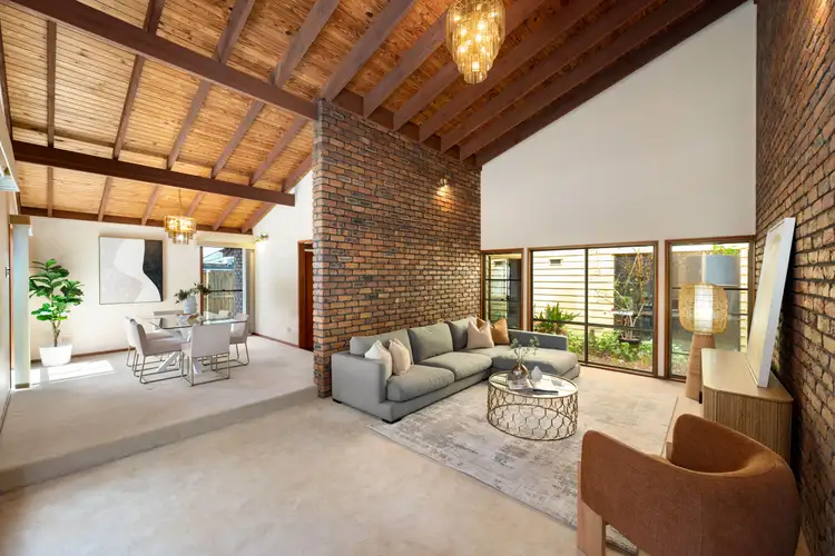 4 Sonoma Court, Carindale QLD 4152