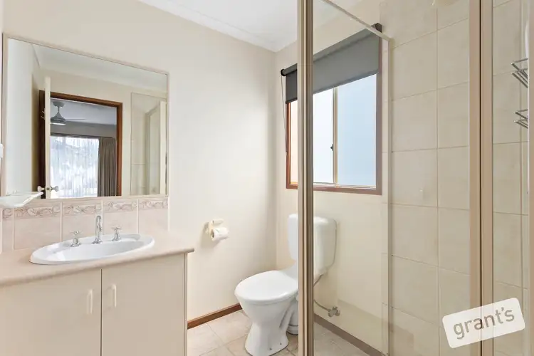 Fifth view of Homely house listing, 4 Carroll Court, Narre Warren VIC 3805