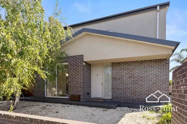 6 Margaret Grove
