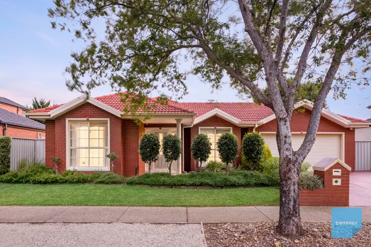 10 Jackson Place, Caroline Springs VIC 3023