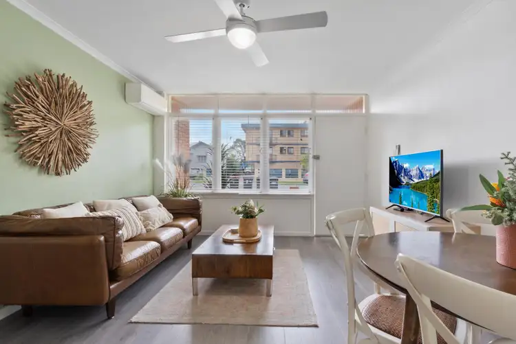 Sixth view of Homely unit listing, 4/11 Carl Street, Woolloongabba QLD 4102