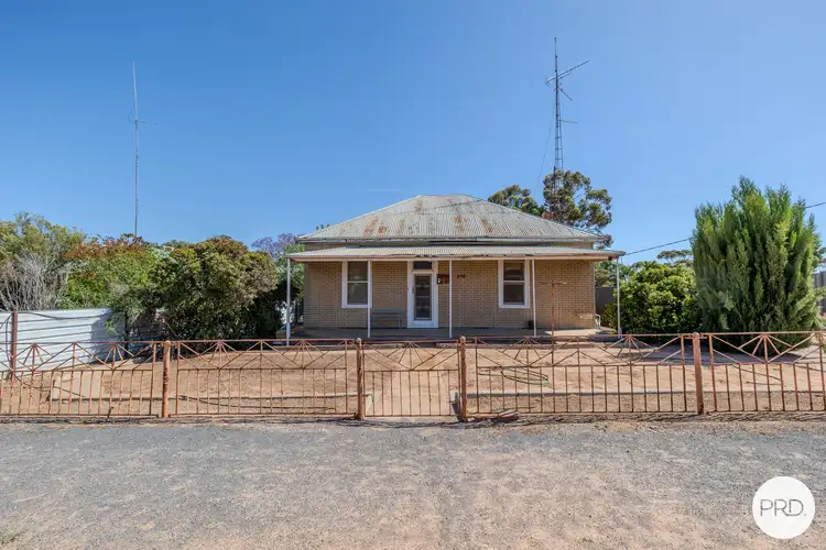 42 Monash Avenue