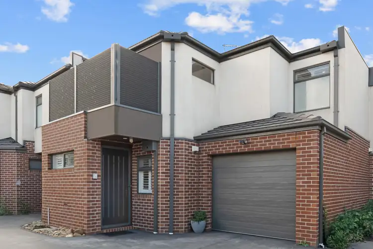 2/15 Oliver Court, Fawkner VIC 3060