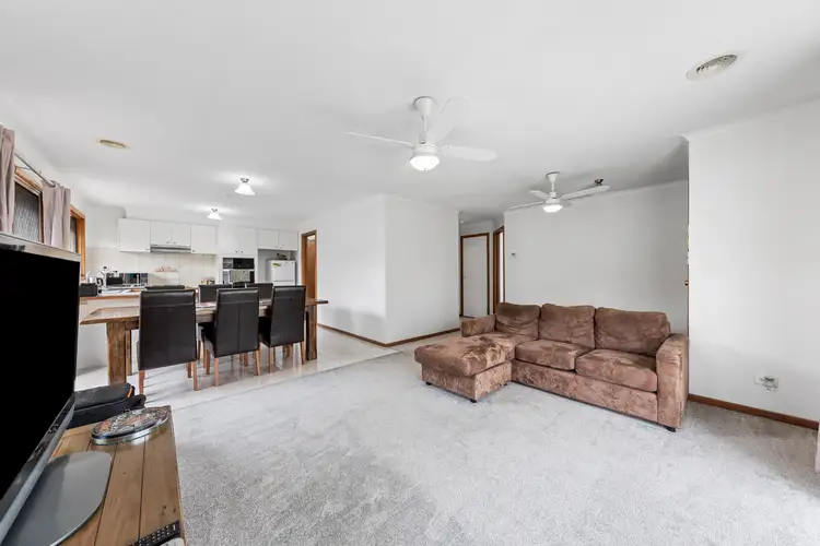 Fifth view of Homely house listing, 2/8 Franks Way, Cranbourne North VIC 3977