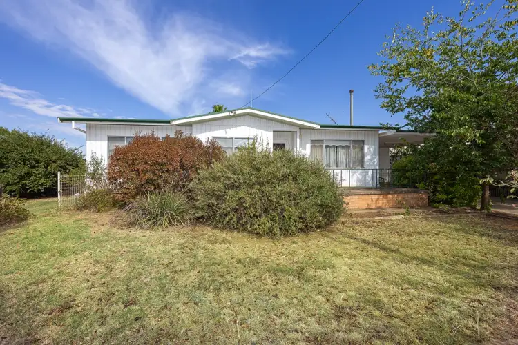 56 Hoskins Street, Temora NSW 2666