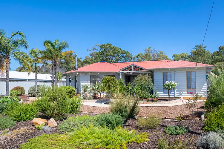 12 Gull Court