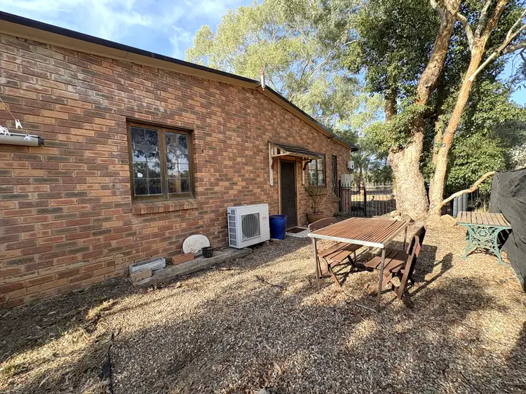 9B Park Street, Old Junee NSW 2652