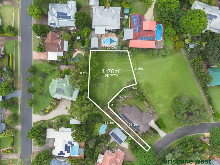 30 Fiddlewood Crescent