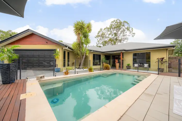8 Riverside Place, Telina QLD 4680