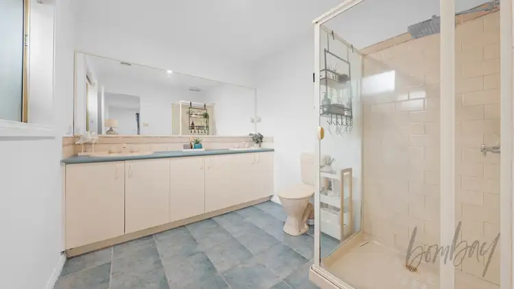 Fifth view of Homely house listing, 4 Gathray Court, Roxburgh Park VIC 3064