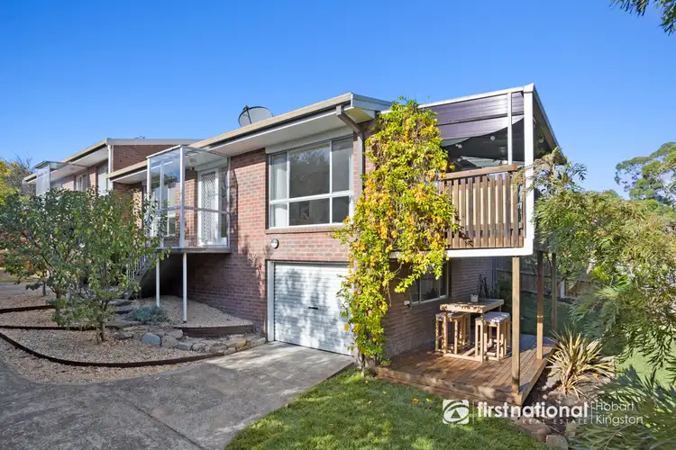2/11 Mona Street, Kingston TAS 7050